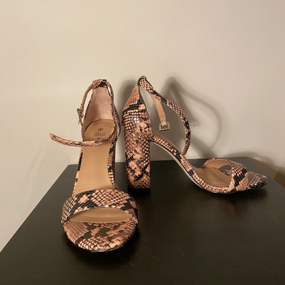 Call It Spring - snake Heels size 6.5 - Picture 1 of 3